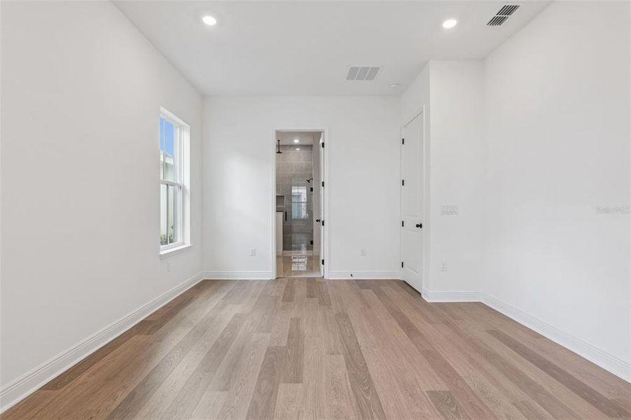 Spacious, unfurnished interior of a new home in Laureate Park (Craft Homes), Orlando (Image 16).