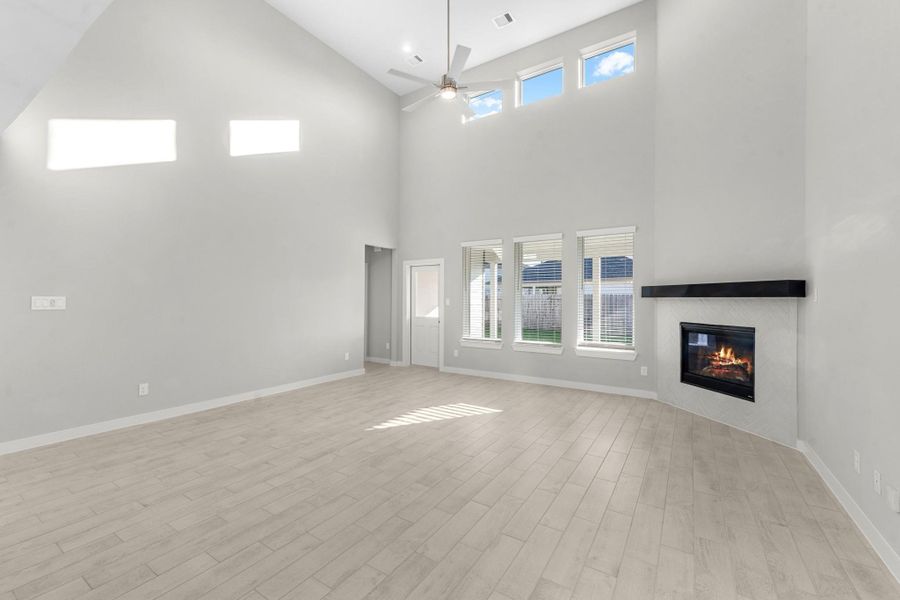 Spacious, unfurnished interior of a new home in Briarwood Crossing, Rosenberg (Image 15). Spacious, unfurnished interior of a new home in Briarwood Crossing, Rosenberg (Image 15).