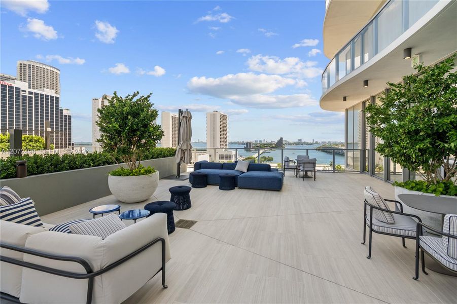 Condo located in Miami, FL showcasing its design and architecture (Image 2). Condo located in Miami, FL showcasing its design and architecture (Image 2).