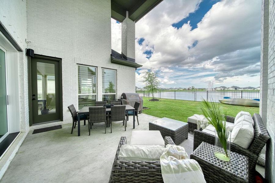 Exterior details and patio area of a home in , Friendswood (Image 22).