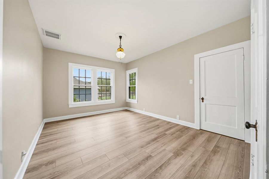 Spacious, unfurnished interior of a new home in , Hillsboro (Image 13).