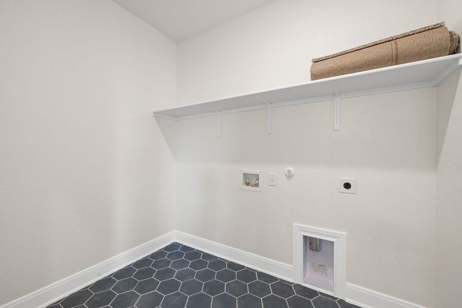 Spacious, unfurnished interior of a new home in Overlook Ranch, Georgetown (Image 26).