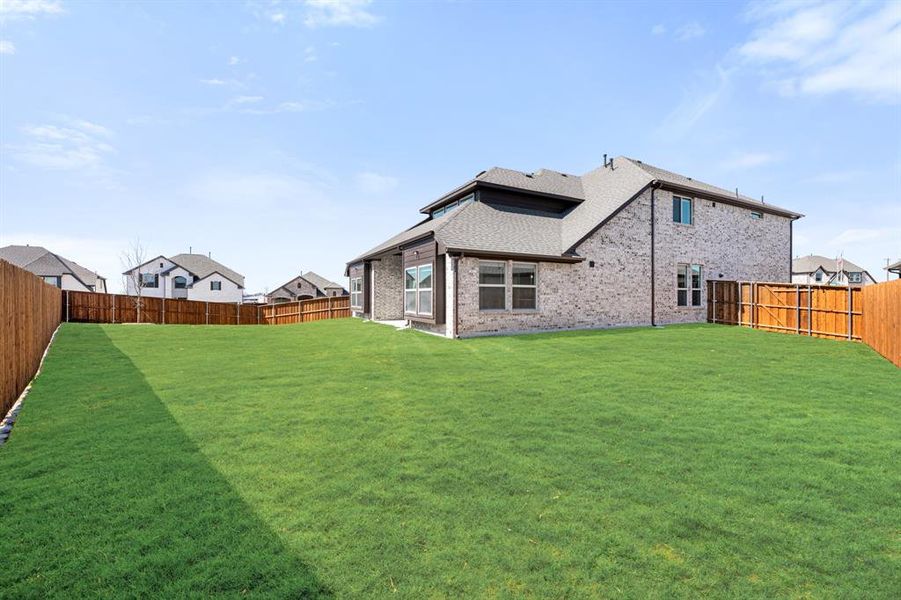Exterior details and patio area of a home in Willow Wood, McKinney (Image 27).