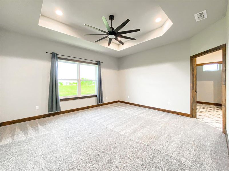 Spacious, unfurnished interior of a new home in , Tuscola (Image 18).