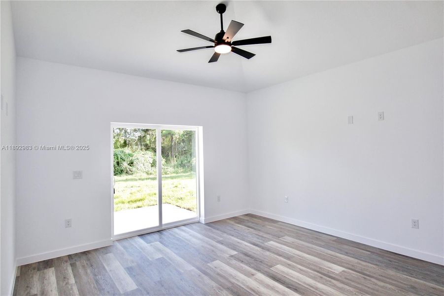 Spacious, unfurnished interior of a new home in , Lake Placid (Image 20).