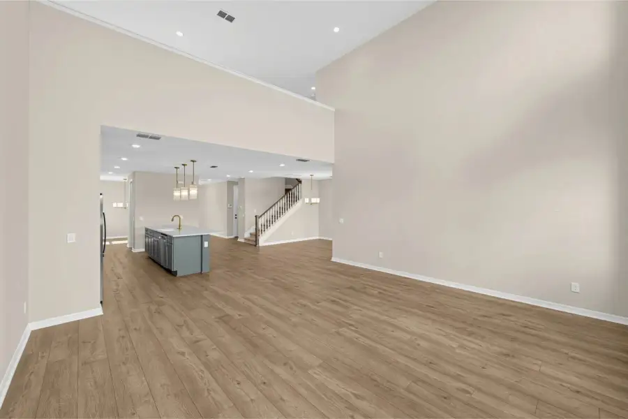 Spacious, unfurnished interior of a new home in Weslyn Park, St. Cloud (Image 15).