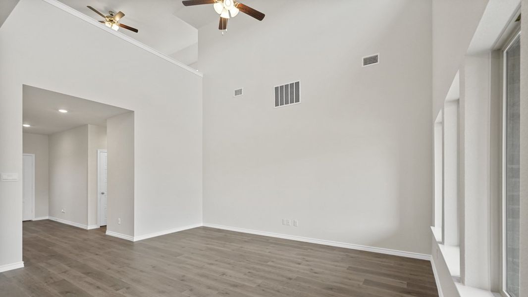 Spacious, unfurnished interior of a new home in Liberty Crossing, Royse City (Image 11).