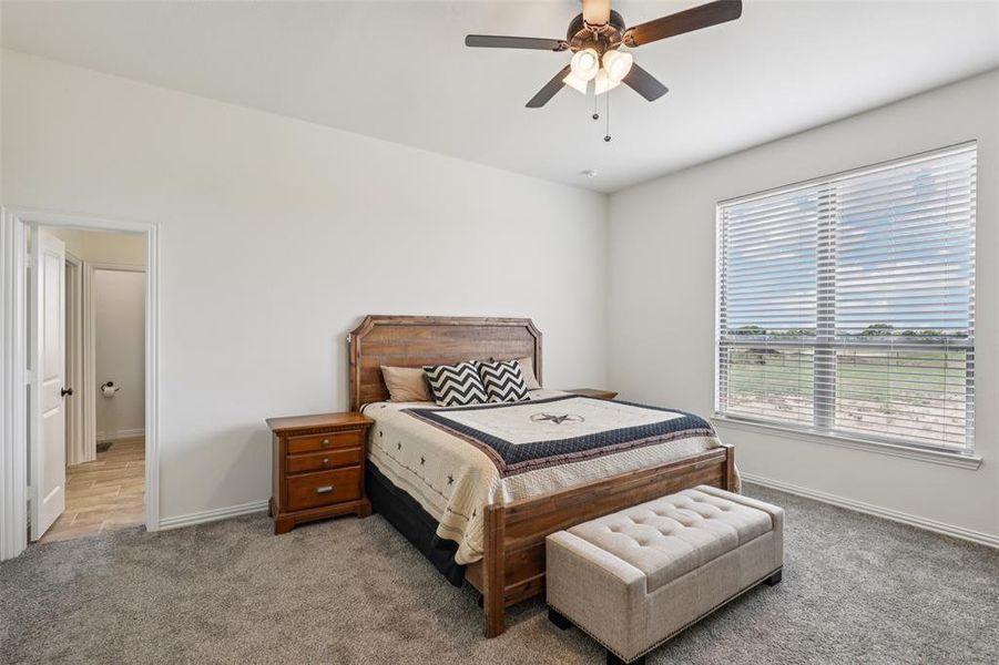 Furnished interior view inside a new home in , Waxahachie (Image 17).