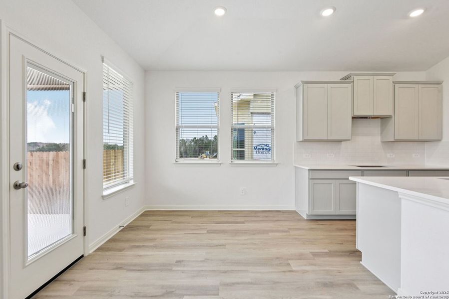 Spacious, unfurnished interior of a new home in Fox Falls, Boerne (Image 26).