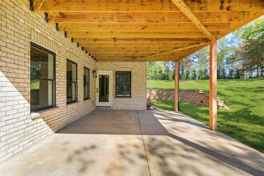 Exterior details and patio area of a home in , Lawrenceville (Image 24).