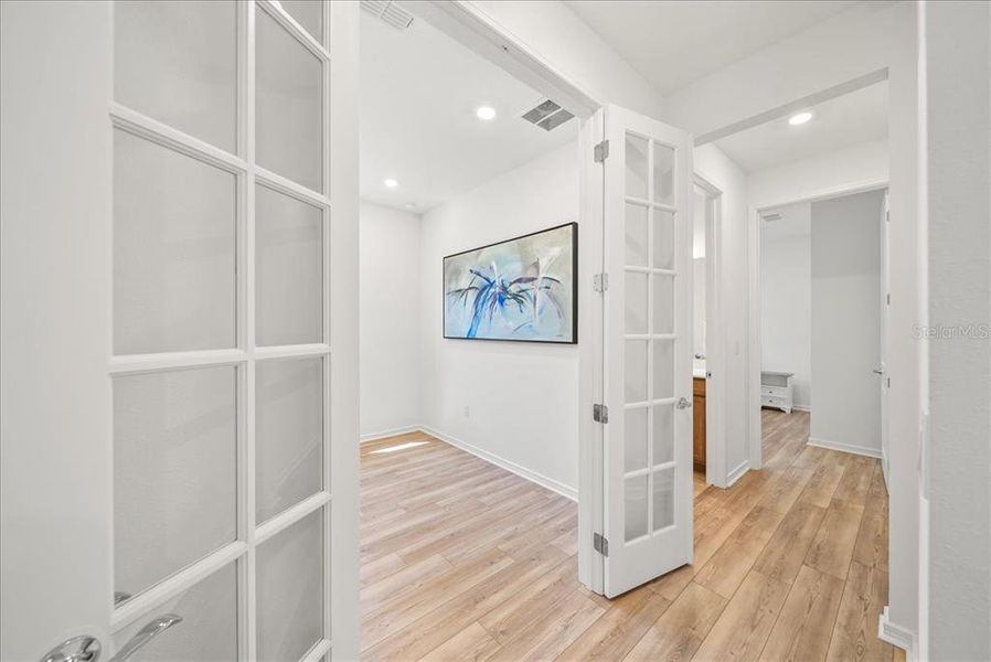 Spacious, unfurnished interior of a new home in Del Webb BayView, Parrish (Image 27). Spacious, unfurnished interior of a new home in Del Webb BayView, Parrish (Image 27).