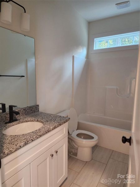 Full Guest Bathroom - Single Vanity and Shower/Tub Combination