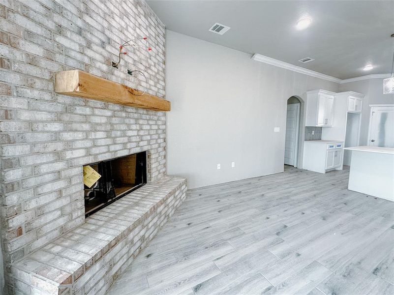 Spacious, unfurnished interior of a new home in , Hewitt (Image 15).