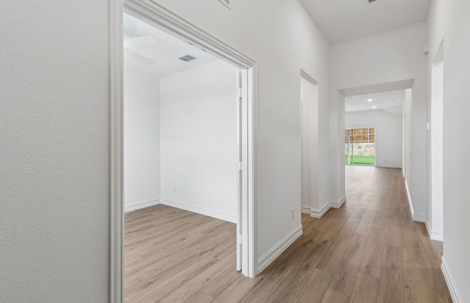 Spacious, unfurnished interior of a new home in Wellington, Fort Worth (Image 20).