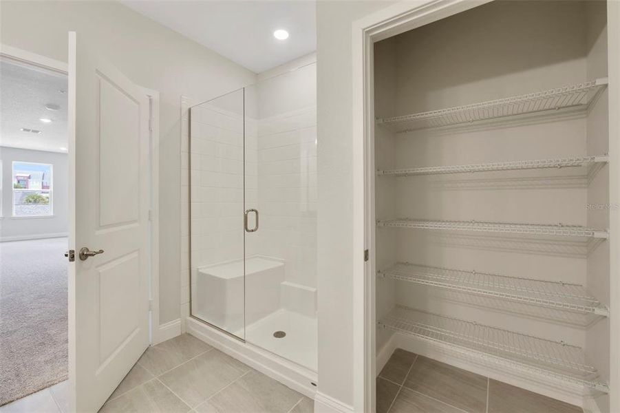 Spacious, unfurnished interior of a new home in Gatherings® of Lake Nona, Orlando (Image 19).
