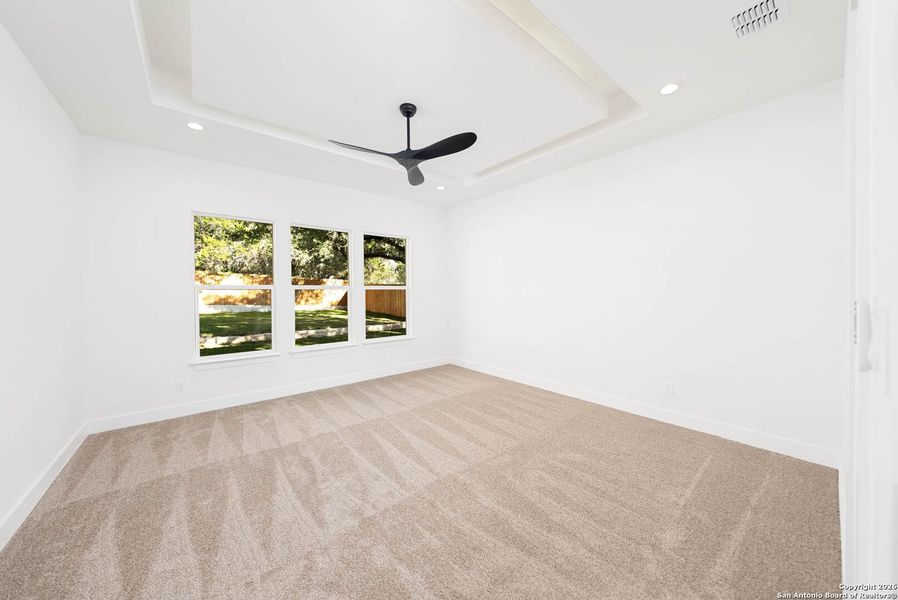 Spacious, unfurnished interior of a new home in , San Antonio (Image 29).