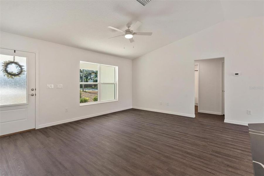 Spacious, unfurnished interior of a new home in , Leesburg (Image 31).
