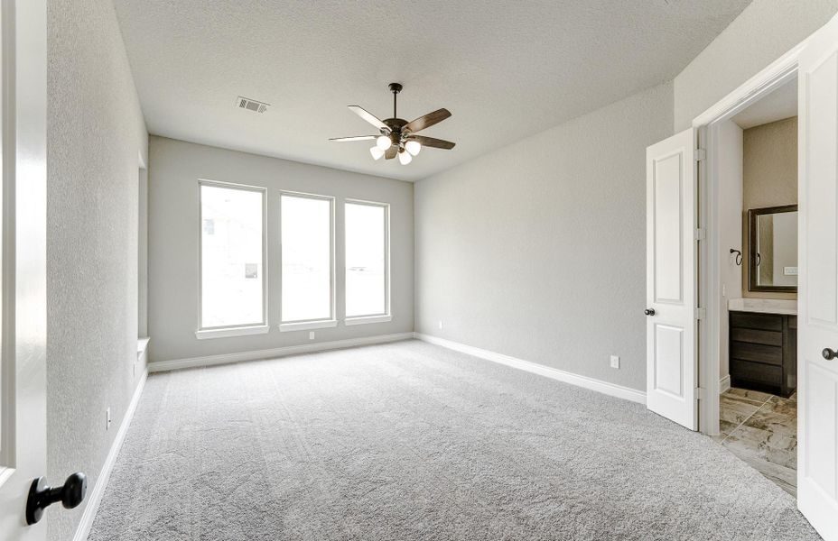 Spacious, unfurnished interior of a new home in Bridgeland 60′, Cypress (Image 41).