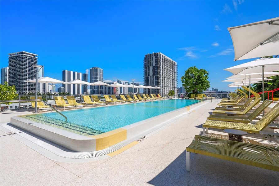Condo located in Miami, FL showcasing its design and architecture (Image 3).