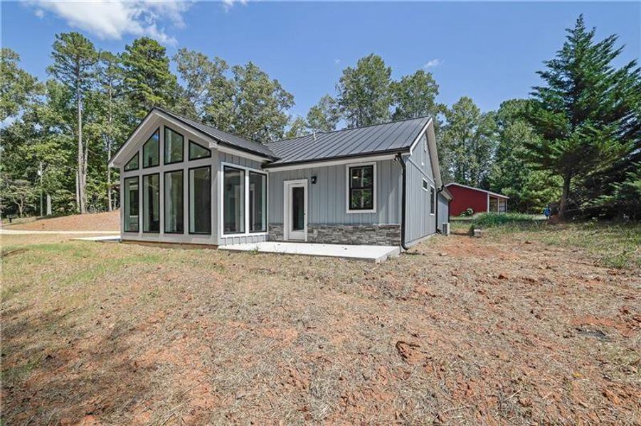 Exterior details and patio area of a home in , Gainesville (Image 2).