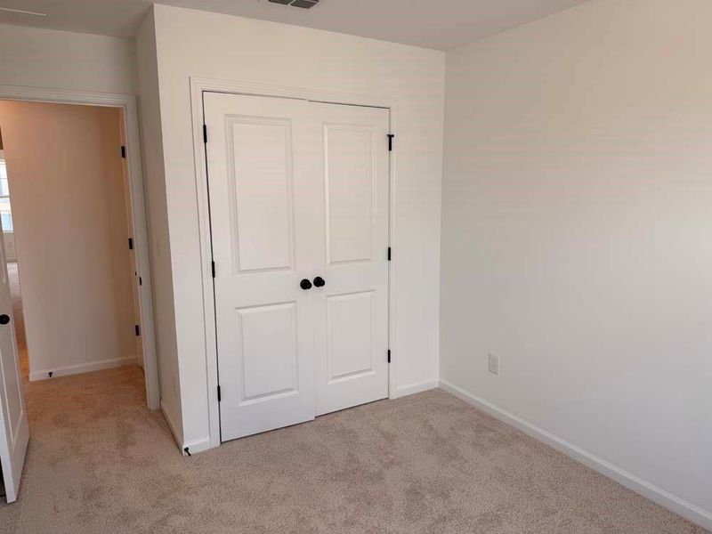 Spacious, unfurnished interior of a new home in Laurelwood, Douglasville (Image 22).