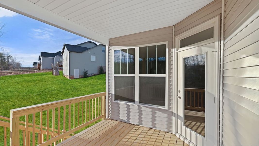 Representative exterior details of a home built from the Cameron by D.R. Horton in Blue Ridge Trail, Fountain Inn (Image 3).