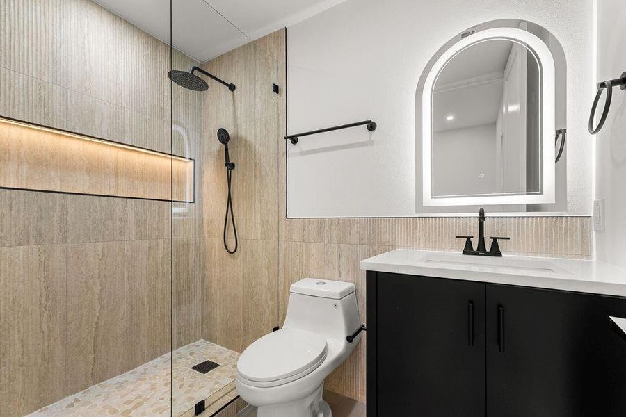 Furnished interior view inside a new home in , Dallas (Image 16).