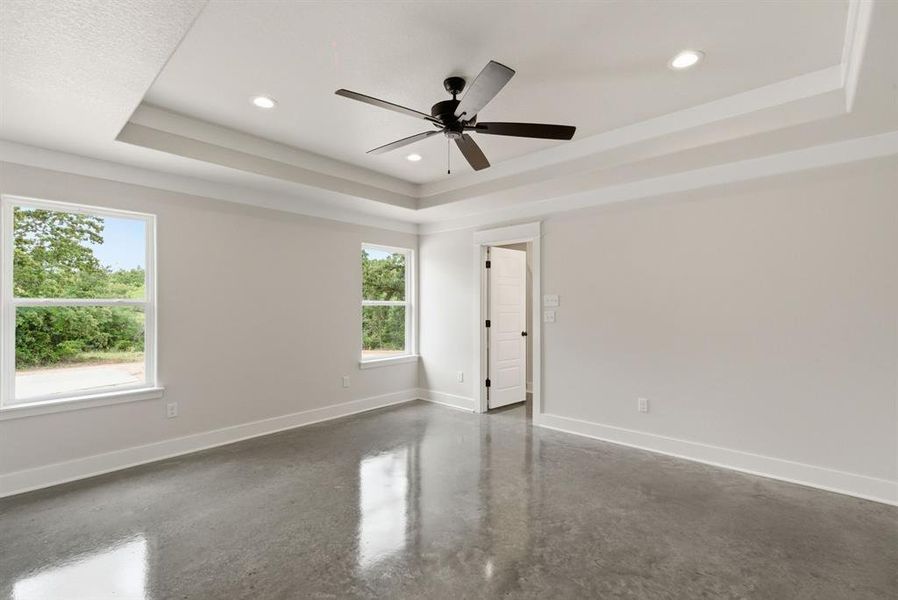 Spacious, unfurnished interior of a new home in , Weatherford (Image 12).