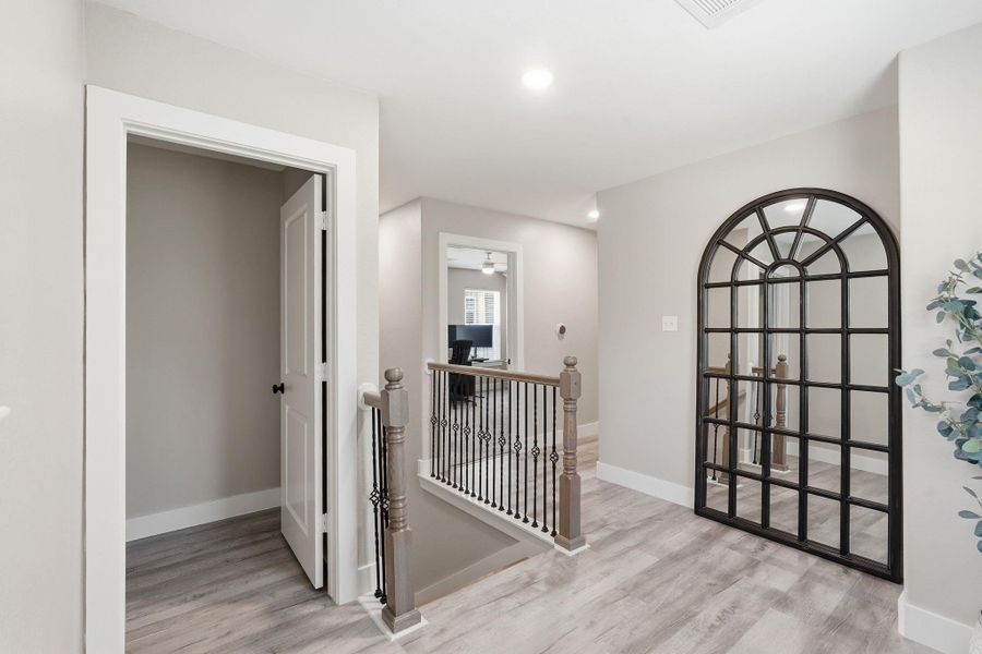 Furnished interior view inside a new home in , Conroe (Image 15).