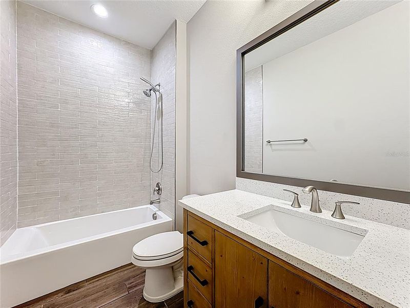 Furnished interior view inside a new home in , Orlando (Image 9).