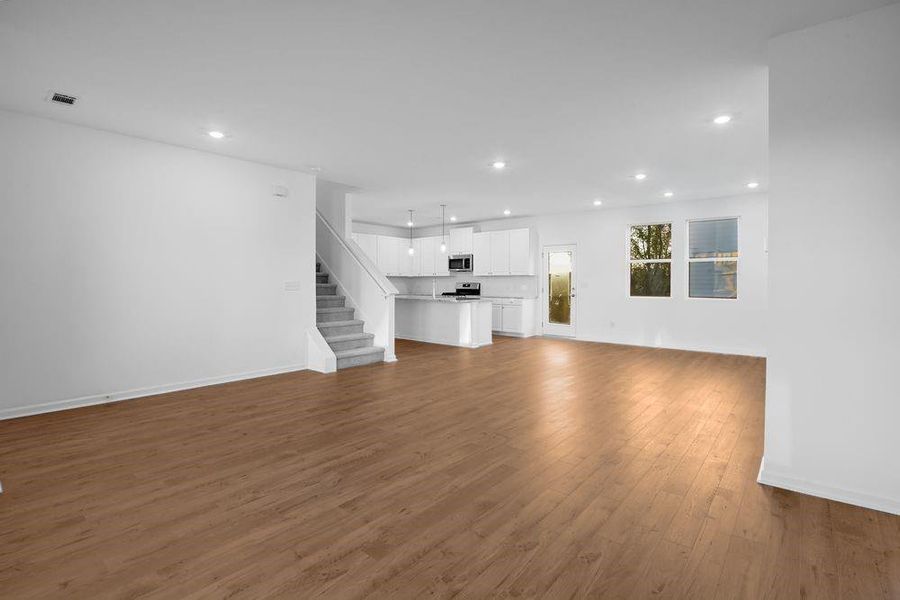 Spacious, unfurnished interior of a new home in Falls Creek, Flowery Branch (Image 12).