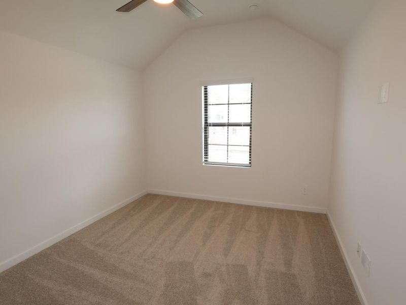 Spacious, unfurnished interior of a new home in Lone Star Landing, Montgomery (Image 40).