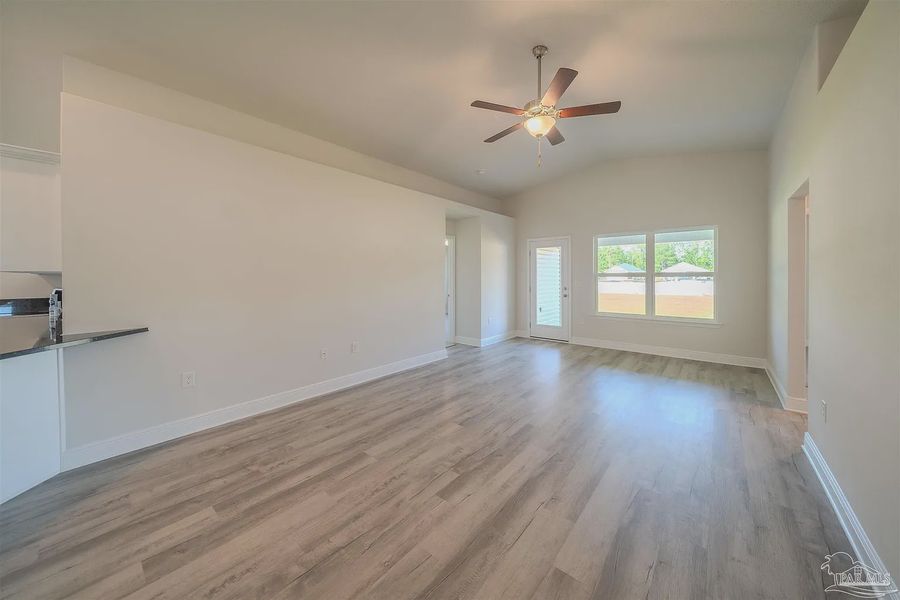 Spacious, unfurnished interior of a new home in Pine Top, Cantonment (Image 8).