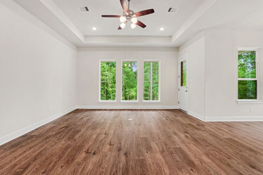 Spacious, unfurnished interior of a new home in Rose Hill Estates, Willis (Image 15).