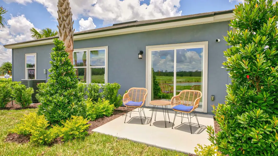 Exterior details and patio area of a home in Copes Landing, Jacksonville (Image 2).