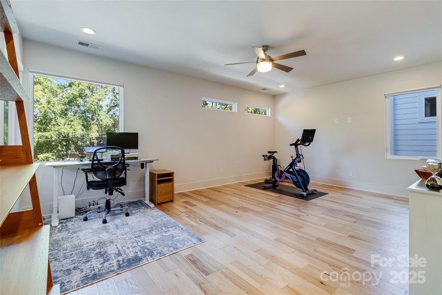 Image 29 of a home in .