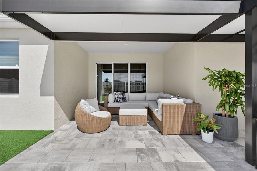 Exterior details and patio area of a home in , Winter Garden (Image 37).