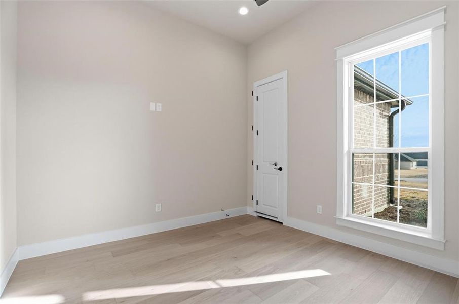 Spacious, unfurnished interior of a new home in Aledo Heights - Aledo ISD, Annetta South (Image 23).