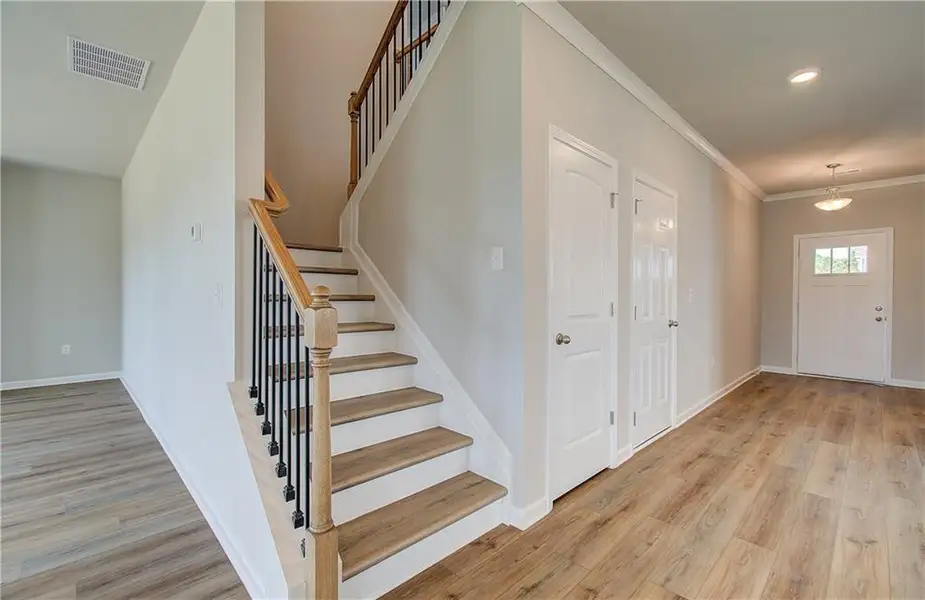 Spacious, unfurnished interior of a new home in Cooper Park, McDonough (Image 10).