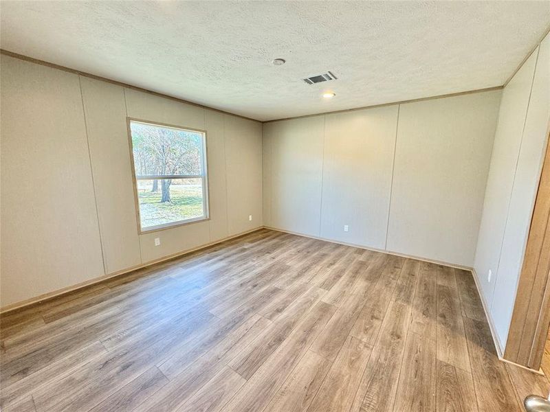 Spacious, unfurnished interior of a new home in , Nocona (Image 26).
