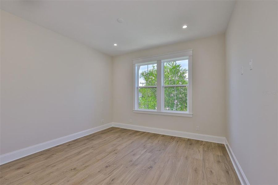 Spacious, unfurnished interior of a new home in , Tampa (Image 21).