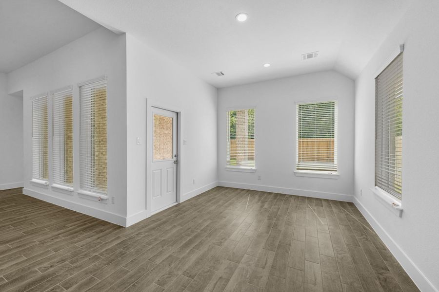 Spacious, unfurnished interior of a new home in Morton Creek Ranch, Katy (Image 17). Spacious, unfurnished interior of a new home in Morton Creek Ranch, Katy (Image 17).