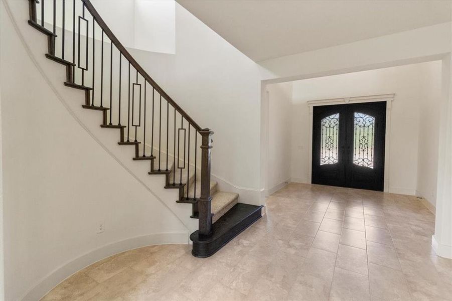 Spacious, unfurnished interior of a new home in , Fort Worth (Image 13).