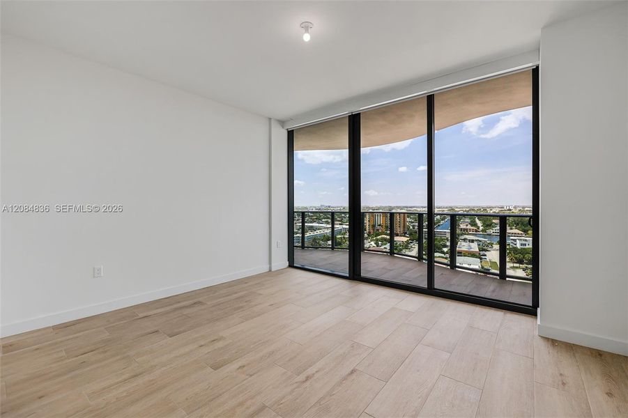 Spacious, unfurnished interior of a new home in Casamar, Pompano Beach (Image 20).