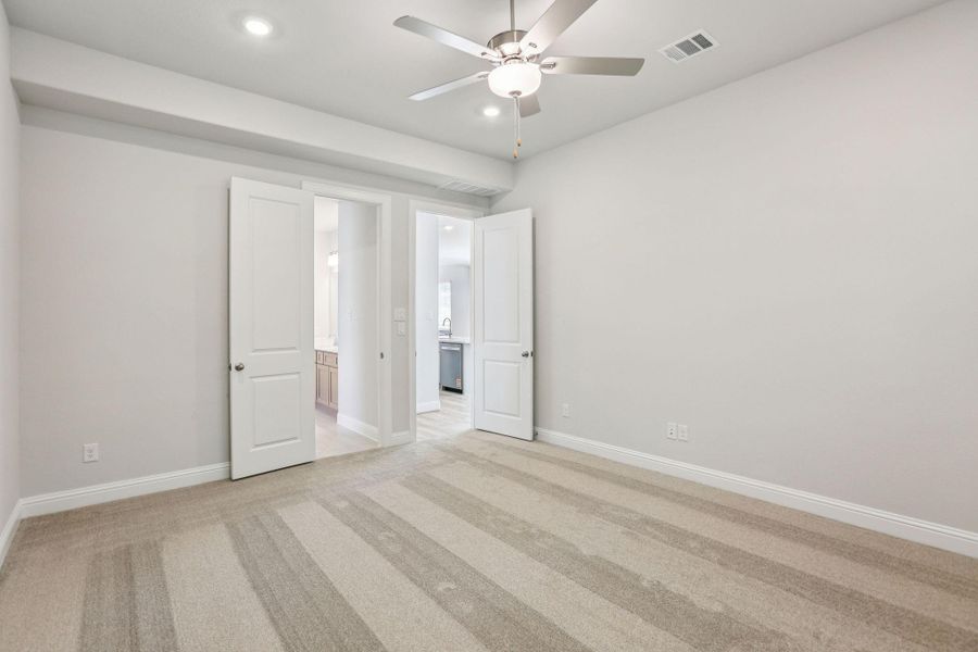 Spacious, unfurnished interior of a new home in Woodhavyn 40', Magnolia (Image 13). Spacious, unfurnished interior of a new home in Woodhavyn 40', Magnolia (Image 13).