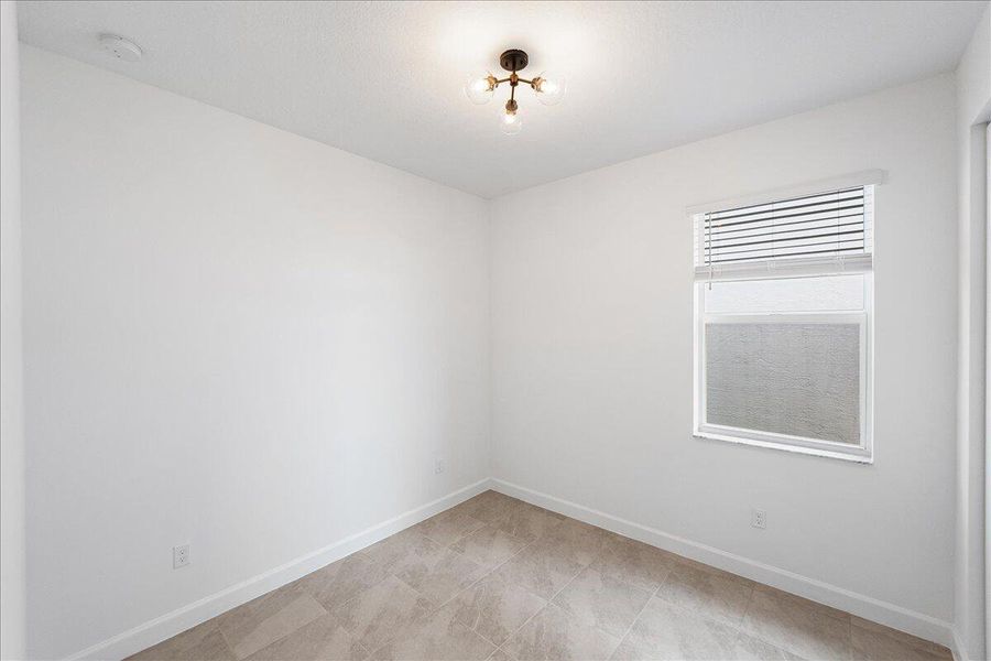 Spacious, unfurnished interior of a new home in Seagrove: The Indies, Fort Pierce (Image 16).