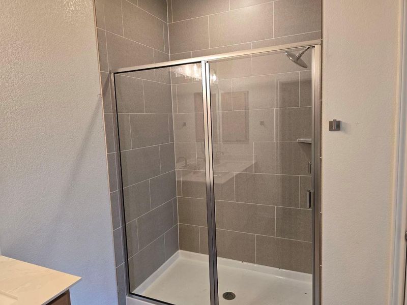 Walk-in Shower Walk-in Shower