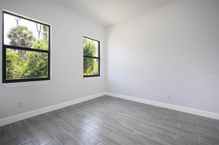 Spacious, unfurnished interior of a new home in , Rotonda West (Image 36).