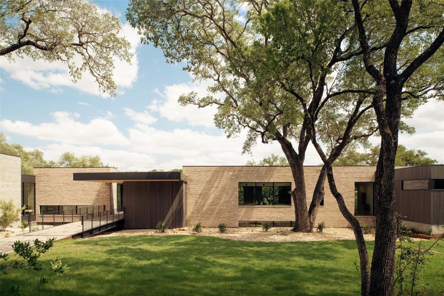 Image 33 of a home in .