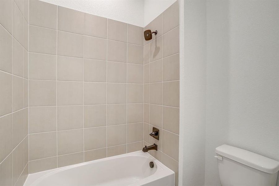 Close-up of interior finishes inside a home in Waterfall Ranch, Waxahachie (Image 15).